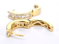 Gouden creolen met drie rijen diamanten - afbeelding 10 van  11