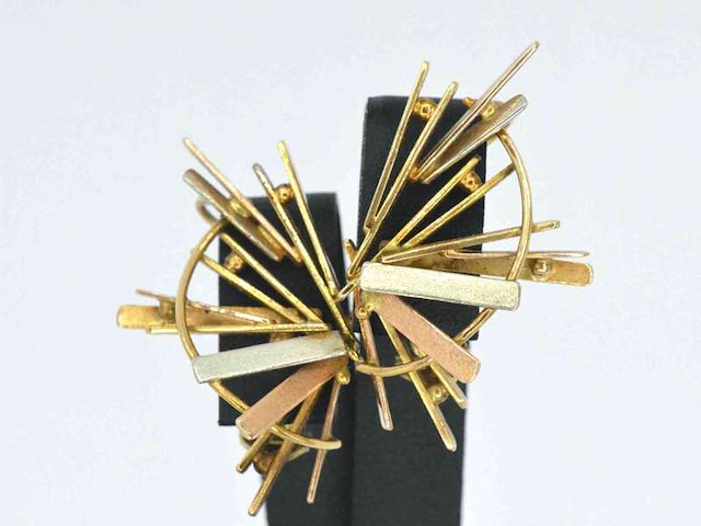 Gouden design oorbellen van anneke schat - afbeelding 1 van  11