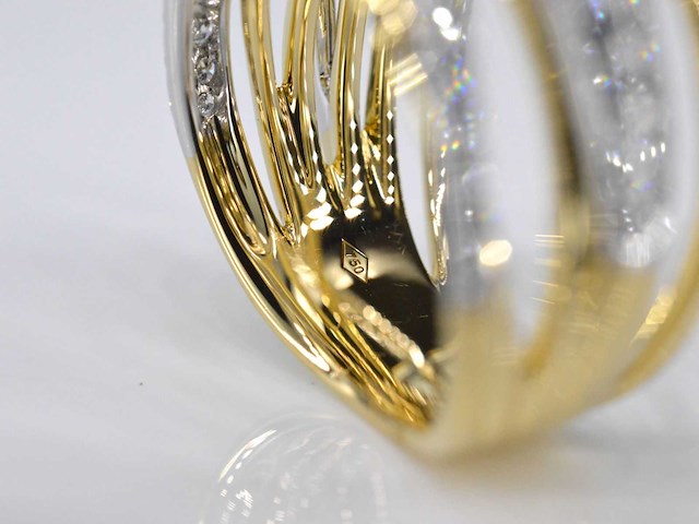 Gouden design ring met diamanten - afbeelding 5 van  6