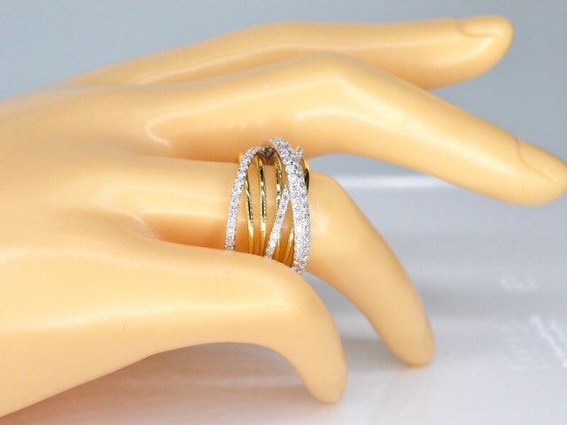 Gouden design ring met diamanten - afbeelding 2 van  5
