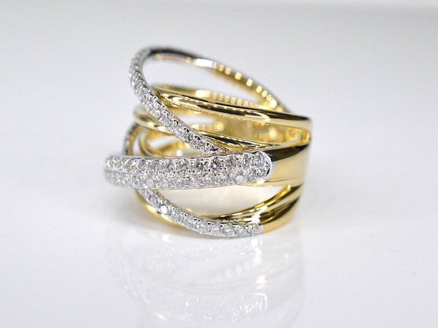 Gouden design ring met diamanten - afbeelding 3 van  5