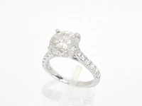 Gouden diamanten solitair ring met een grote diamant van 4.00 carat en kleine diamanten - afbeelding 4 van  7
