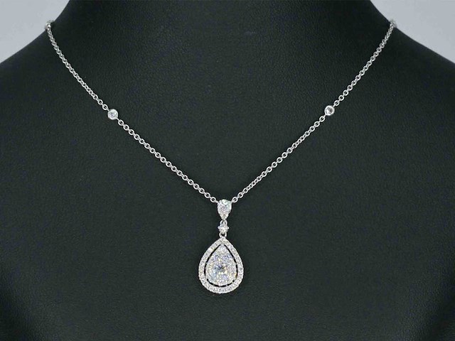 Gouden druppelvormige hanger en collier vol met diamanten - afbeelding 2 van  10