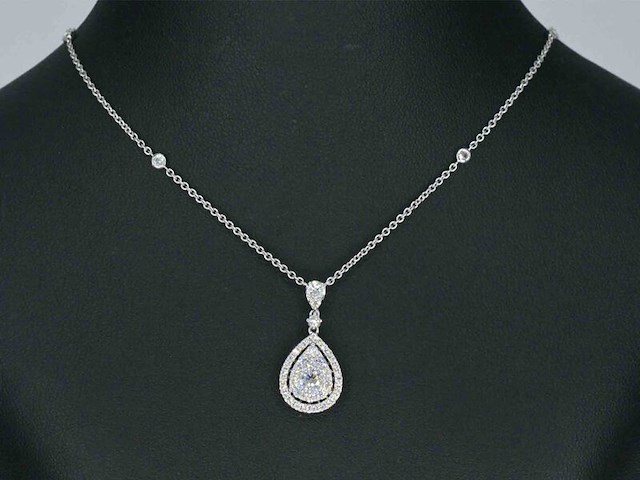 Gouden druppelvormige hanger en collier vol met diamanten - afbeelding 9 van  9