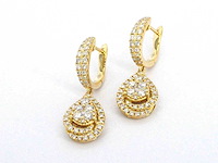 Gouden druppelvormige oorhangers met briljant geslepen diamanten - afbeelding 8 van  10