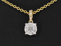 Gouden entourage hanger met briljant geslepen diamanten