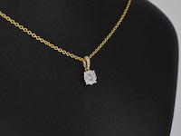 Gouden entourage hanger met briljant geslepen diamanten - afbeelding 5 van  5