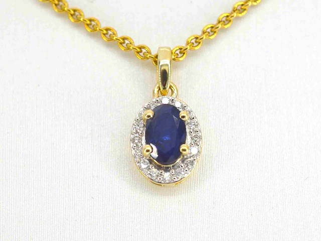 Gouden entourage hanger met diamanten en saffier - afbeelding 1 van  7