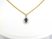 Gouden entourage hanger met diamanten en saffier - afbeelding 2 van  7