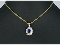 Gouden entourage hanger met diamanten en saffier - afbeelding 2 van  8