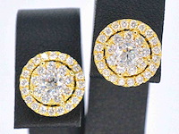 Gouden entourage oorbellen 60 briljant geslepen diamanten - afbeelding 1 van  10