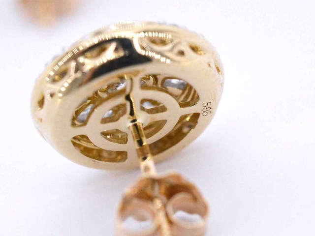 Gouden entourage oorbellen gezet met 1.20 carat - afbeelding 9 van  9