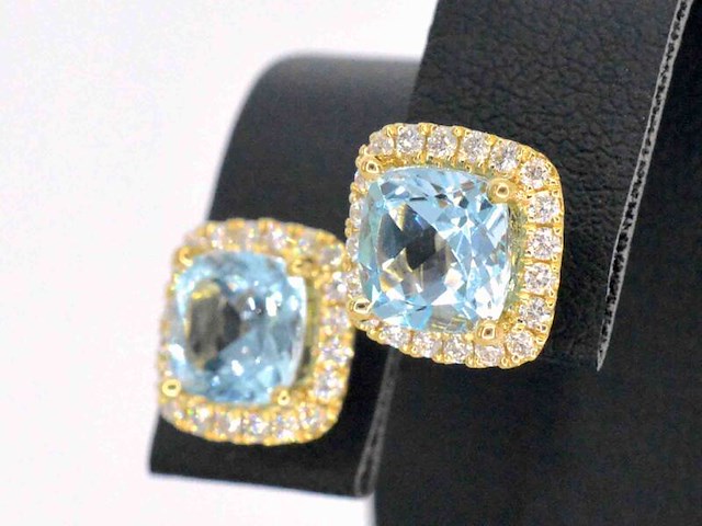 Gouden entourage oorbellen met grote topazen en diamanten - afbeelding 4 van  10