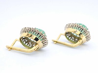 Gouden entourage oorbellen met smaragden en diamanten - afbeelding 5 van  7