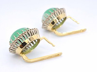 Gouden entourage oorbellen met smaragden en diamanten - afbeelding 6 van  7