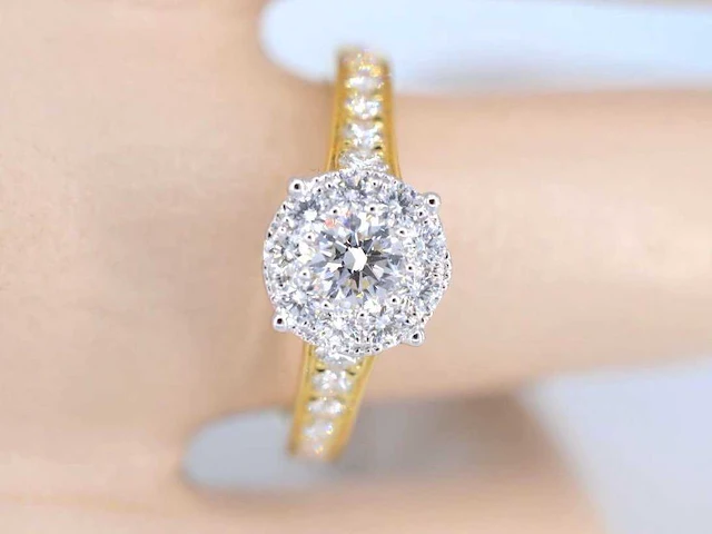 Gouden entourage ring briljant 1.00 ct - afbeelding 2 van  8