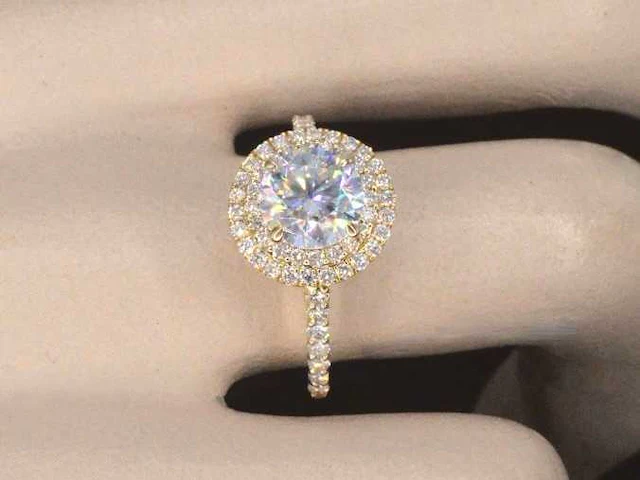 Gouden entourage ring briljant - afbeelding 11 van  11