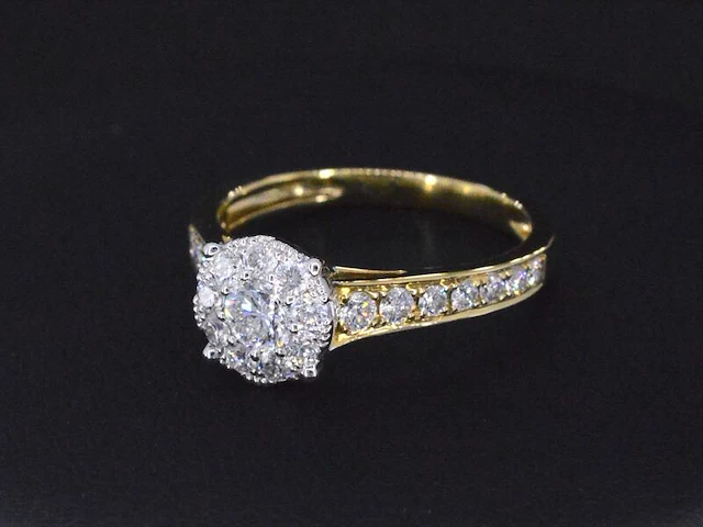 Gouden entourage ring met briljant geslepen diamanten van 1.00 carat - afbeelding 1 van  6