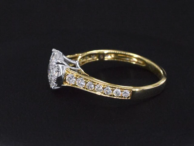 Gouden entourage ring met briljant geslepen diamanten van 1.00 carat - afbeelding 2 van  6