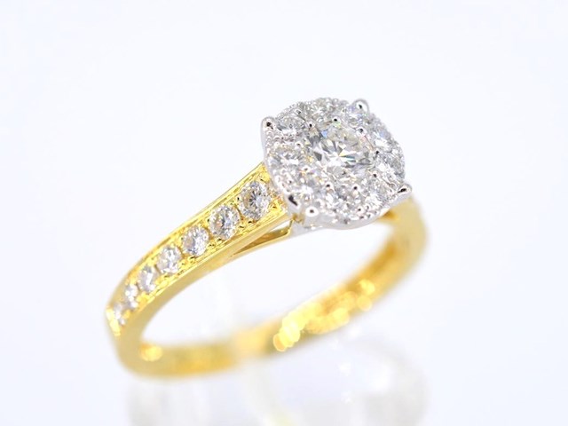 Gouden entourage ring met briljant geslepen diamanten van 1.00 carat - afbeelding 3 van  6