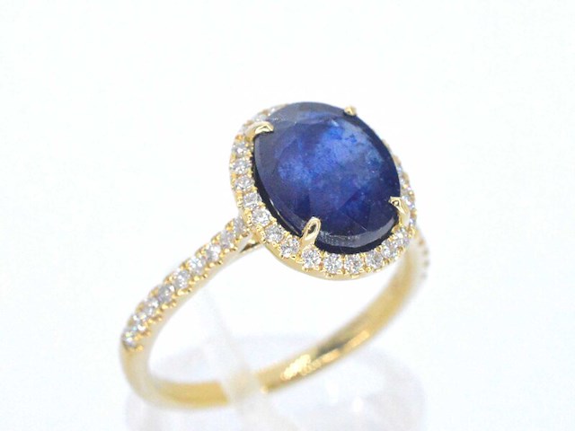 Gouden entourage ring met diamanten en saffier - afbeelding 4 van  6