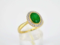Gouden entourage ring met diamanten en smaragd - afbeelding 5 van  6