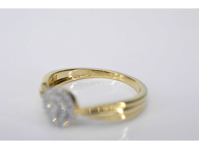 Gouden entourage ring met diamanten - afbeelding 6 van  6