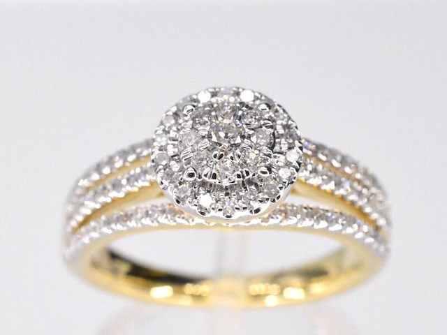 Gouden entourage ring met diamanten - afbeelding 1 van  5