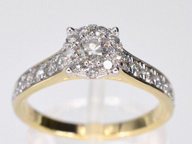 Gouden entourage ring met natuurlijke diamanten - afbeelding 1 van  7