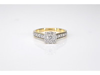 Gouden entourage ring met natuurlijke diamanten - afbeelding 3 van  7