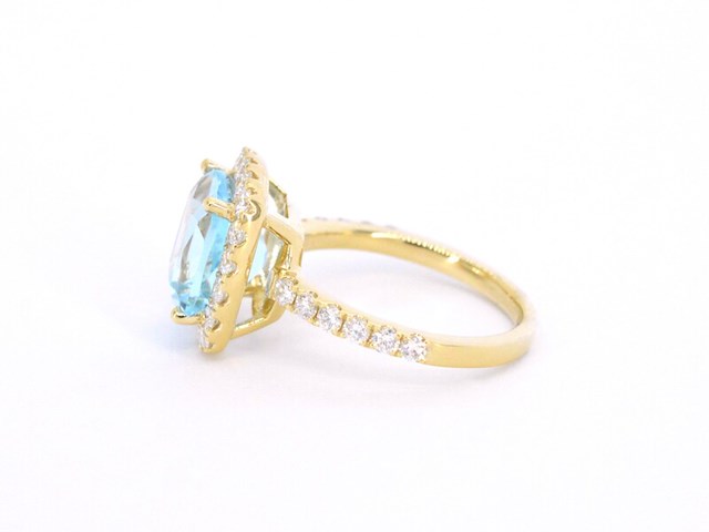 Gouden entourage ring met natuurlijke topaas en diamanten - afbeelding 7 van  11