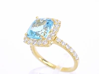 Gouden entourage ring met natuurlijke topaas en diamanten - afbeelding 5 van  11