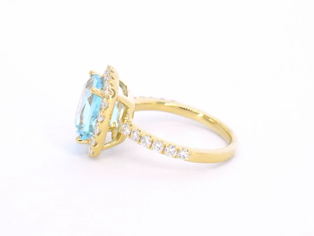 Gouden entourage ring met natuurlijke topaas en diamanten - afbeelding 7 van  11
