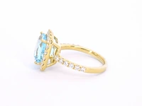 Gouden entourage ring met natuurlijke topaas en diamanten - afbeelding 7 van  11