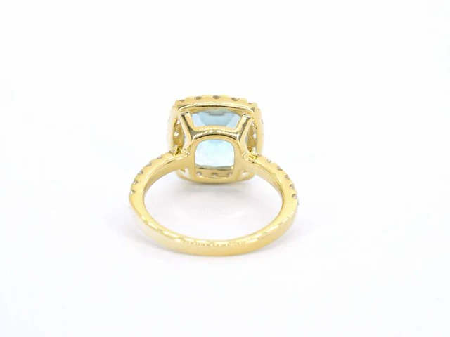Gouden entourage ring met natuurlijke topaas en diamanten - afbeelding 9 van  11