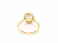 Gouden entourage ring met ovaal geslepen topaas - afbeelding 9 van  11