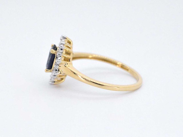 Gouden entourage ring met saffier en briljanten - afbeelding 7 van  10