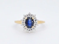 Gouden entourage ring met saffier en briljanten - afbeelding 8 van  11