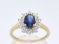 Gouden entourage ring met saffier en briljanten - afbeelding 1 van  8