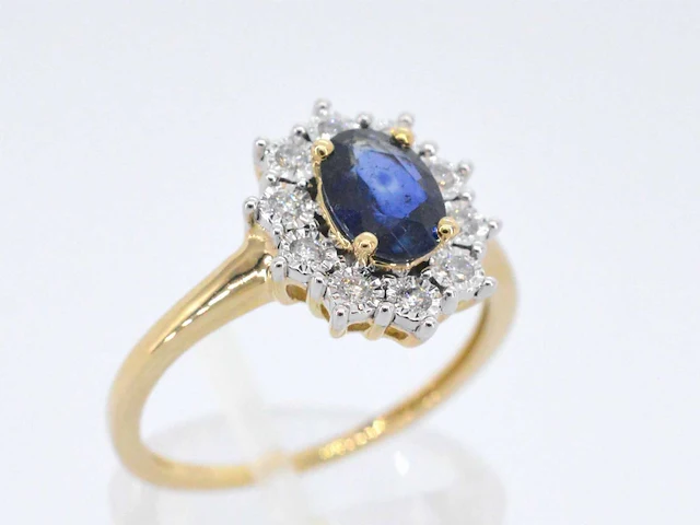 Gouden entourage ring met saffier en briljanten - afbeelding 4 van  8