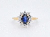 Gouden entourage ring saffier en briljanten - afbeelding 8 van  10