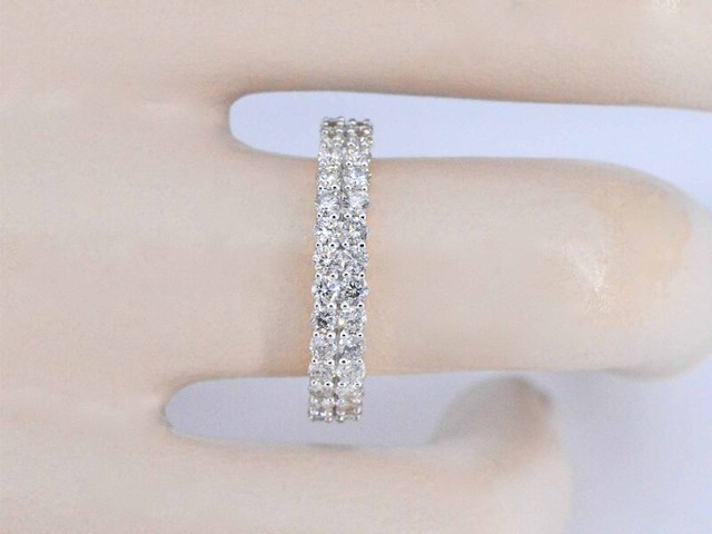 Gouden eternity ring met diamanten - afbeelding 2 van  9