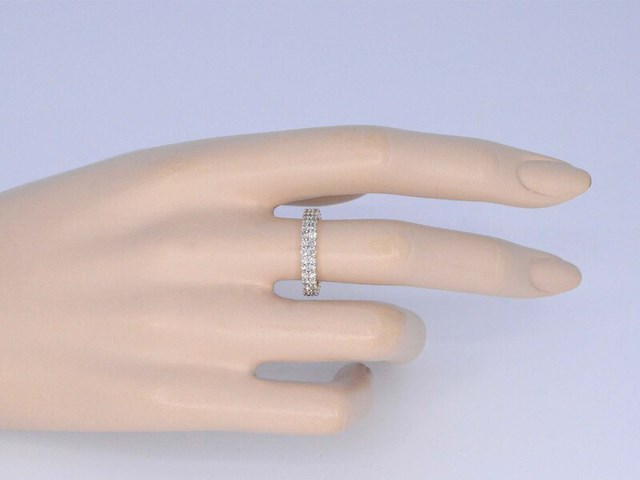 Gouden eternity ring met diamanten - afbeelding 3 van  9