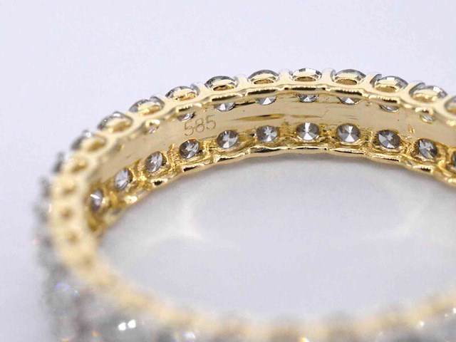 Gouden eternity ring met diamanten - afbeelding 8 van  9