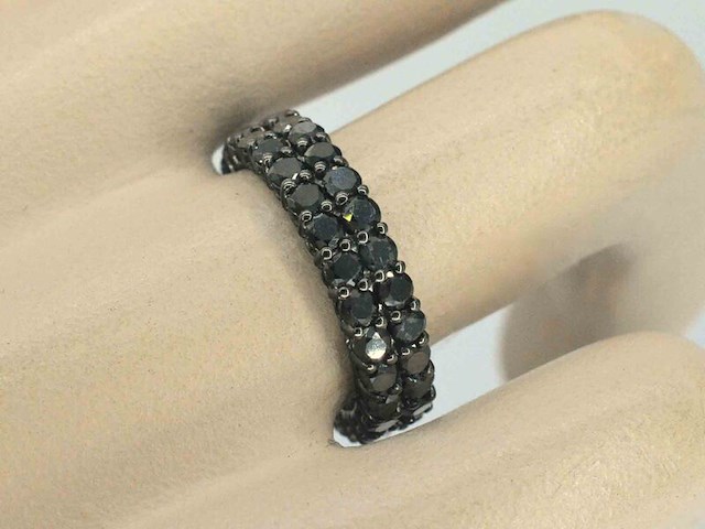 Gouden eternity ring met zwarte diamanten - zwart rhodium - afbeelding 2 van  7