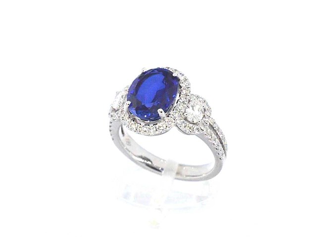 Gouden exclusieve entourage ring met centraal een grote saffier, twee ovaal geslepen diamanten en briljanten - afbeelding 4 van  9