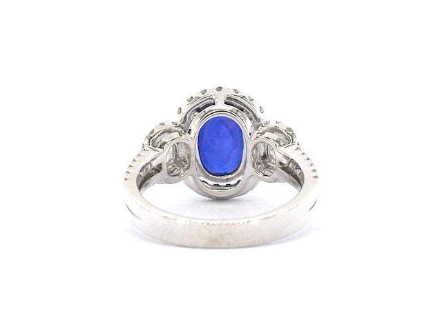Gouden exclusieve entourage ring met centraal een grote saffier, twee ovaal geslepen diamanten en briljanten - afbeelding 7 van  9