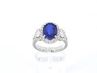 Gouden exclusieve entourage ring met centraal een grote saffier, twee ovaal geslepen diamanten en briljanten - afbeelding 9 van  9
