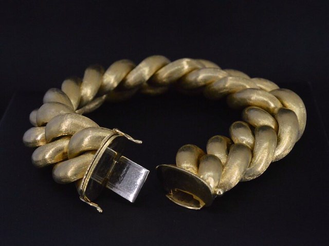 Gouden gevlochten armband zeer groot uitgevoerd - afbeelding 5 van  5