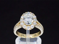 Gouden halsketting met diamanten 'chai' - afbeelding 1 van  6